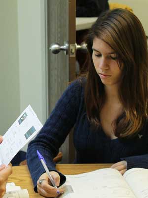 账号交易市场的轰炸手机软件